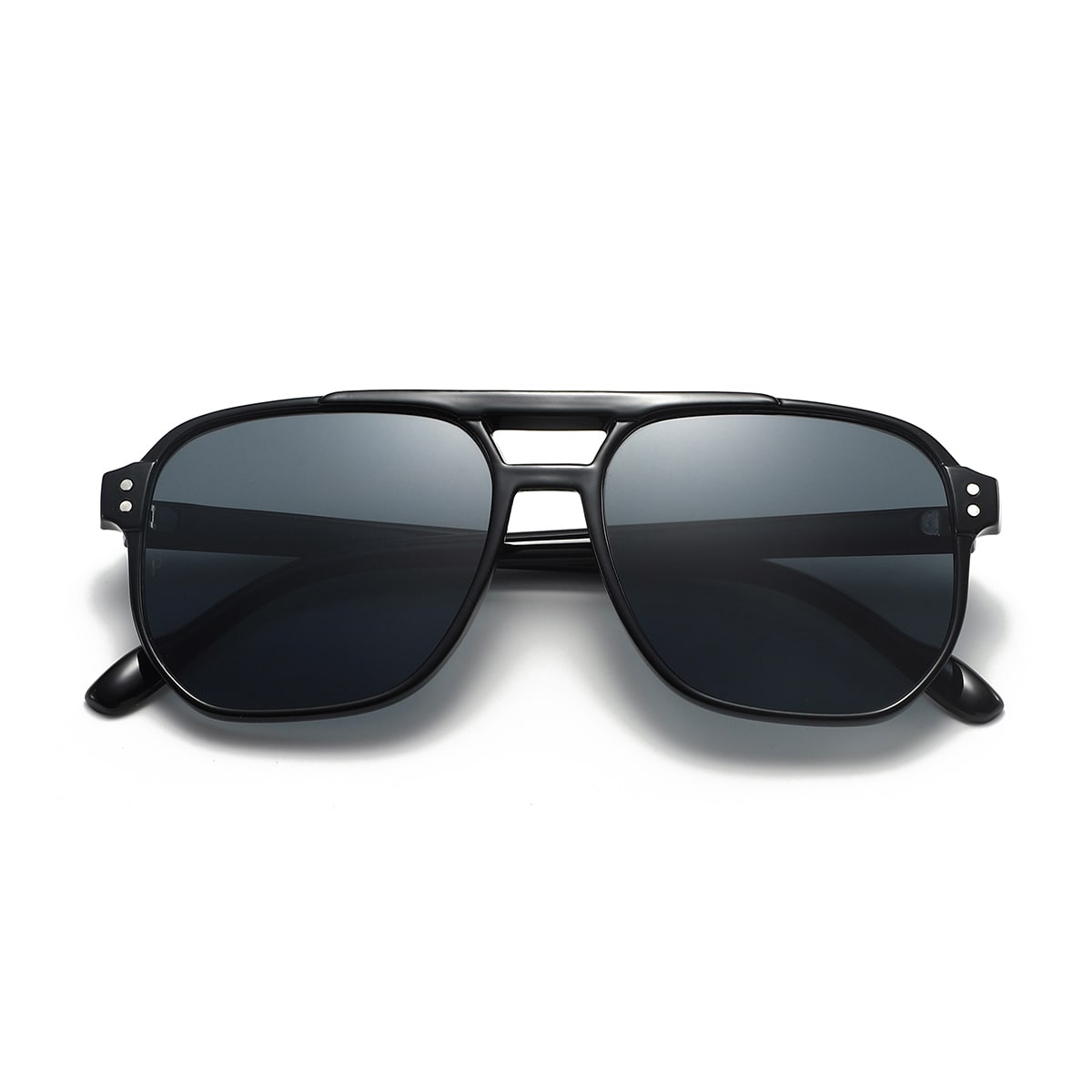 cargo_black_smoke_2-min.jpg